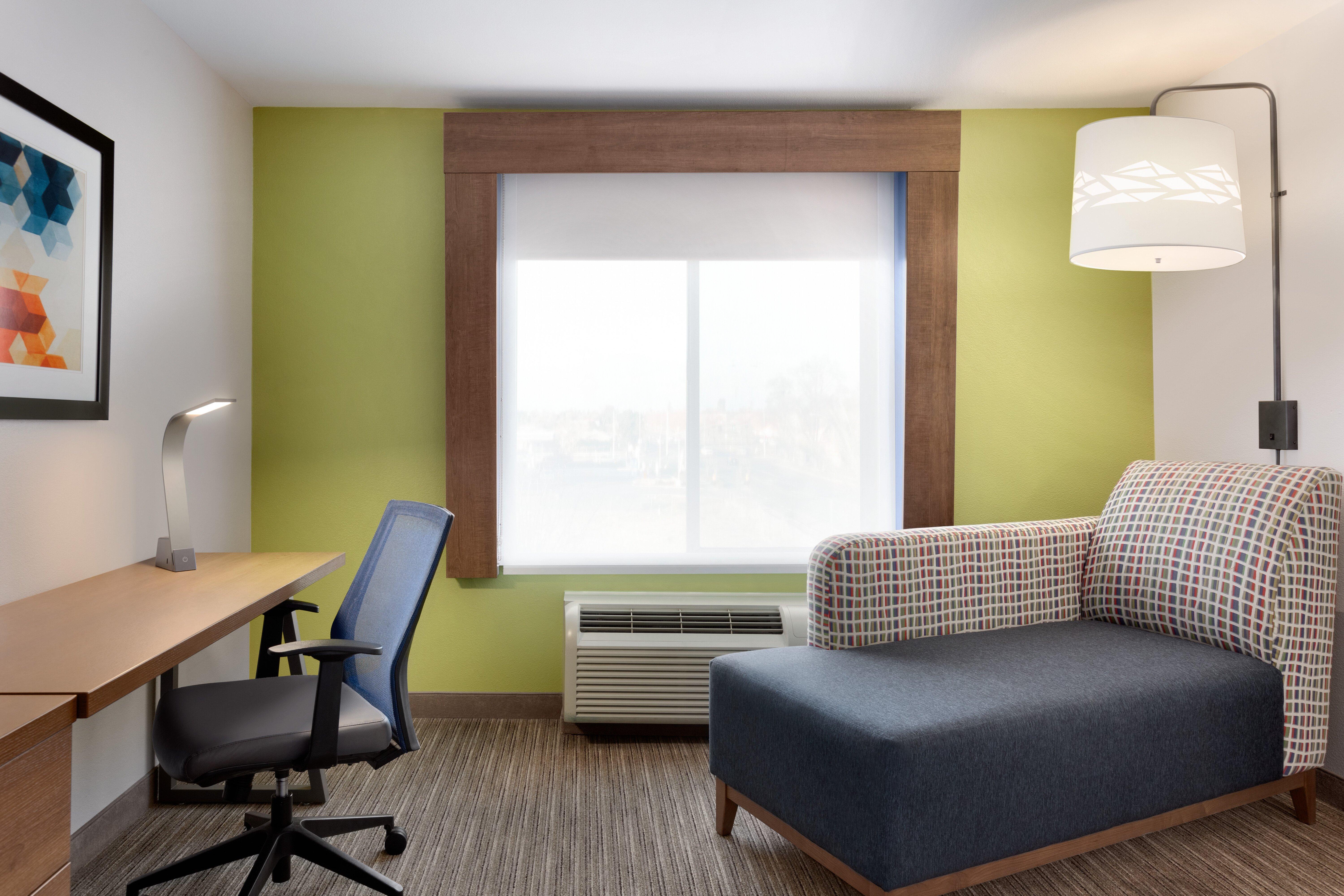 Holiday Inn Express & Suites Merced - Yosemite Natl Pk Area By Ihg Exterior photo