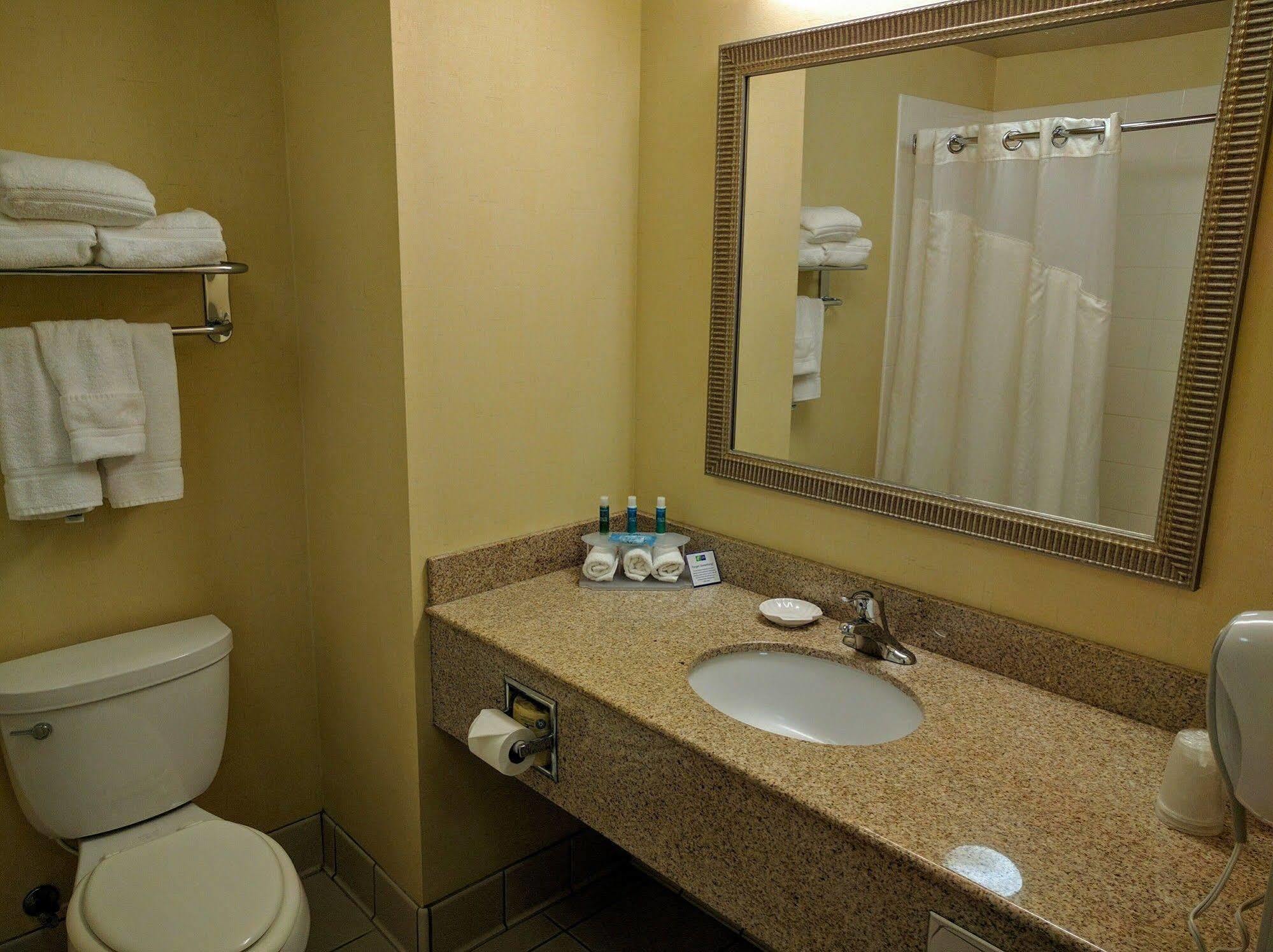 Holiday Inn Express & Suites Merced - Yosemite Natl Pk Area By Ihg Exterior photo